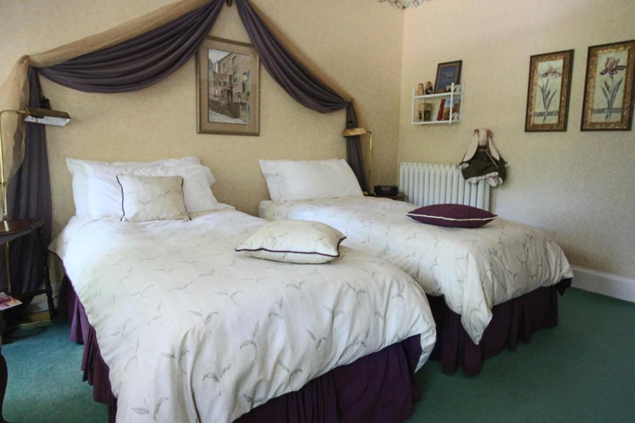 Sleepy Hollow B&B Gananoque Exterior foto