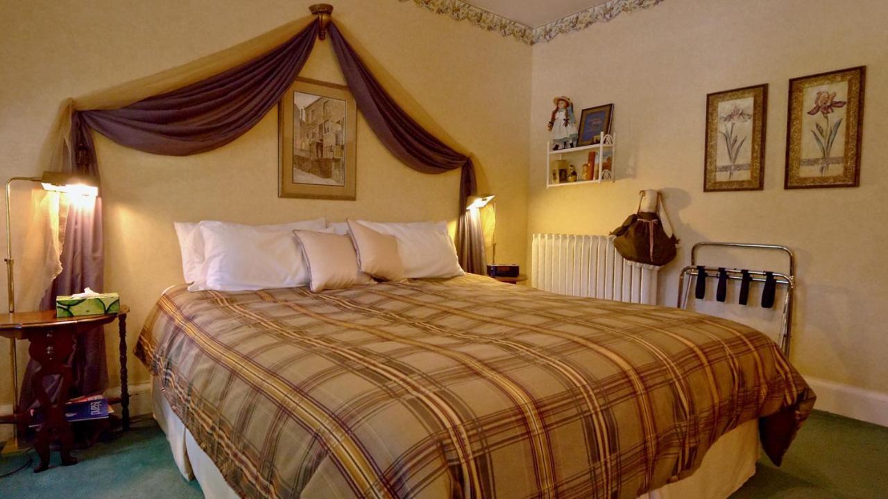 Sleepy Hollow B&B Gananoque Exterior foto